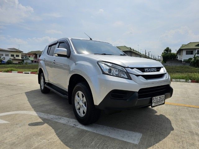รถ Isuzu MU-X 1.9 Active 2WD สี บรอนซ์เงิน
