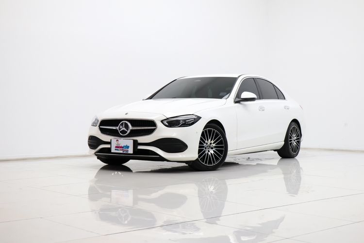รถ Mercedes-Benz C-Class C220 สี ขาว