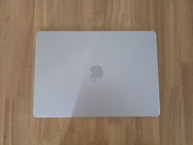 Macbook Air 15-inch M4 สี Silver 256GB รูปที่ 2