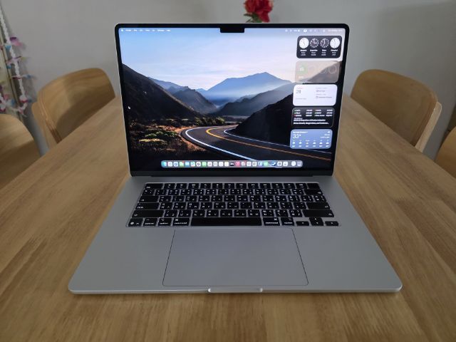 Macbook Air 15-inch M4 สี Silver 256GB