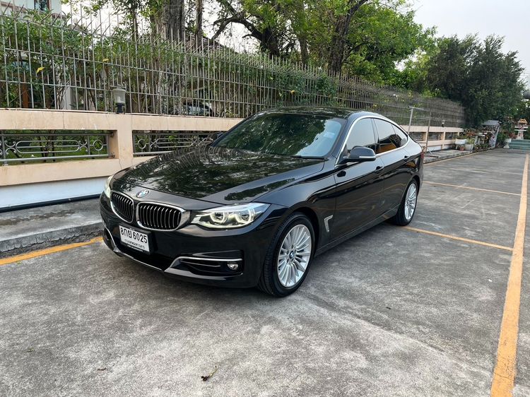 รถ BMW Series 3 320d สี ดำ