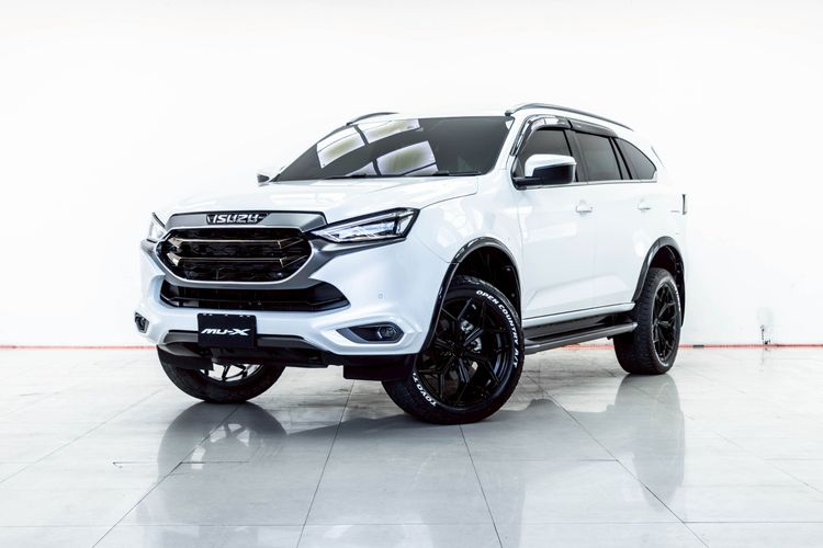 รถ Isuzu MU-X 1.9 ULTIMATE 2WD สี ขาว