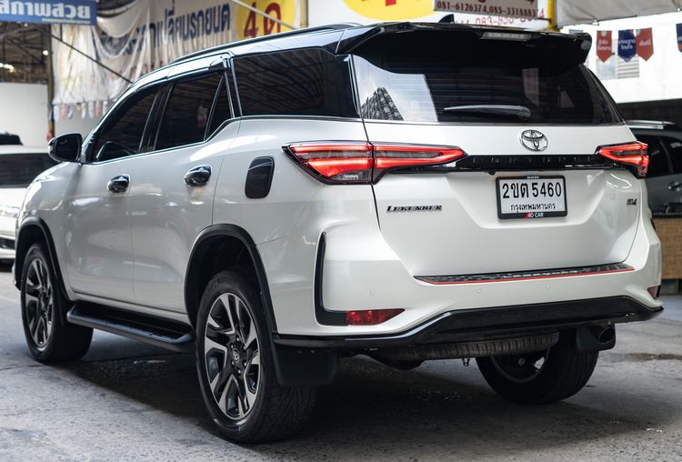 Toyota Fortuner 2022 2.4 Legender Black Top 4WD Utility-car ดีเซล ไม่ติดแก๊ส เกียร์อัตโนมัติ ขาว รูปที่ 3