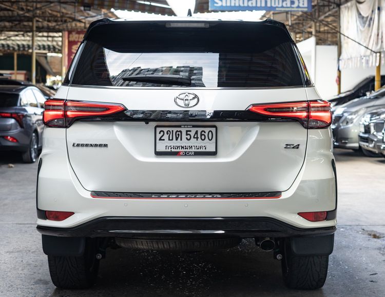 Toyota Fortuner 2022 2.4 Legender Black Top 4WD Utility-car ดีเซล ไม่ติดแก๊ส เกียร์อัตโนมัติ ขาว รูปที่ 4
