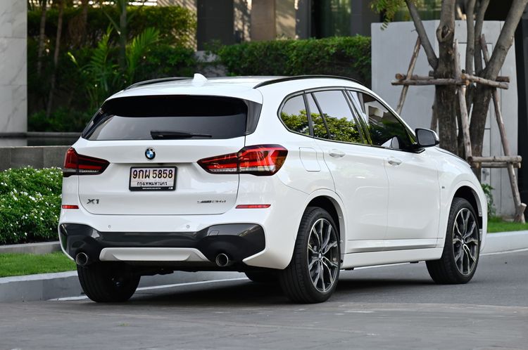 BMW X1 2022 2.0 sDrive20d M Sport Utility-car ดีเซล ไม่ติดแก๊ส เกียร์อัตโนมัติ ขาว รูปที่ 4