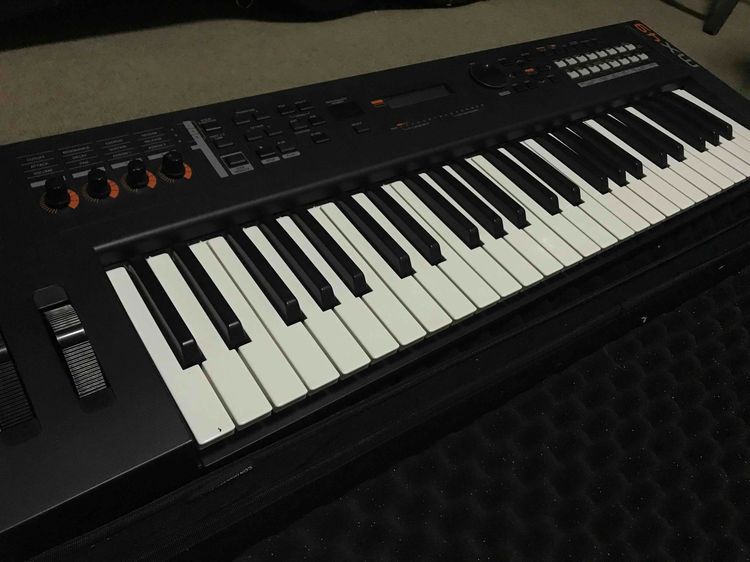 Yamaha MX49