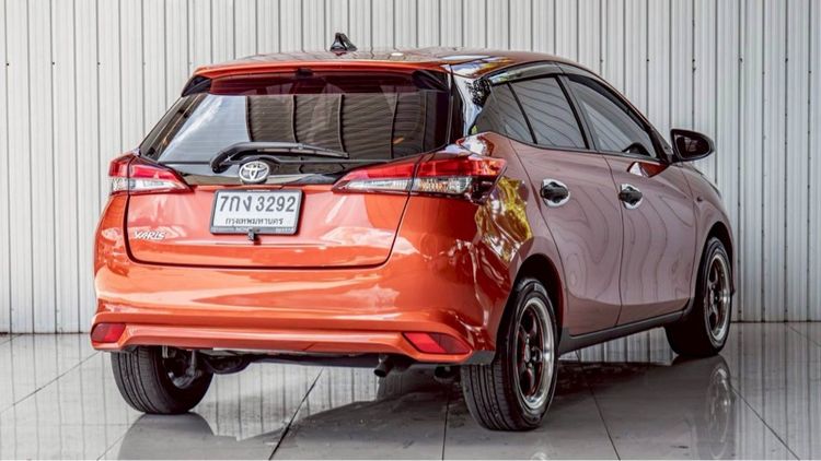 Toyota Yaris 2018 1.2 J Eco Sedan เบนซิน ไม่ติดแก๊ส เกียร์อัตโนมัติ ส้ม รูปที่ 4
