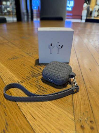 Apple  หูฟังบลูทูธอัจฉริยะ AirPods Gen4 สภาพสวยประกันยาว