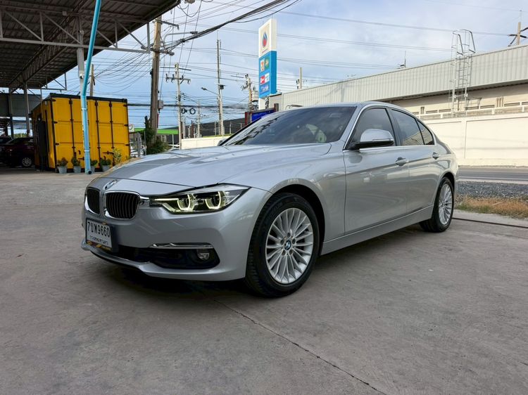 BMW Series 3 2018 320d Sedan ดีเซล ไม่ติดแก๊ส เกียร์อัตโนมัติ เทา รูปที่ 2