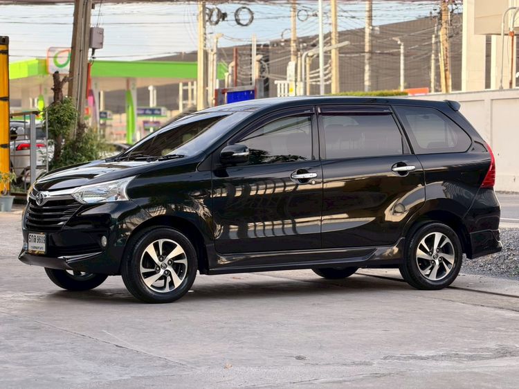 รถ Toyota Avanza 1.5 G สี ดำ