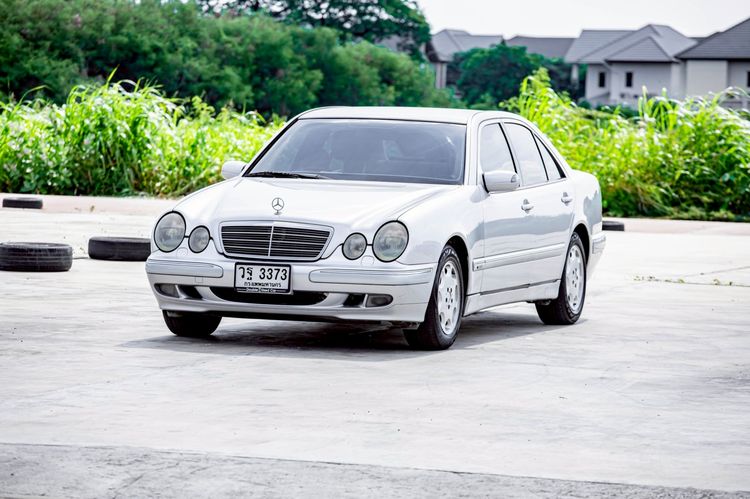 รถ Mercedes-Benz E-Class E200 Kompressor สี เทา