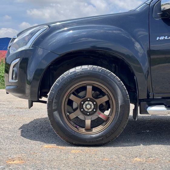 Isuzu D-MAX 2017 1.9 Hi-Lander Z Pickup ดีเซล ไม่ติดแก๊ส เกียร์ธรรมดา ดำ รูปที่ 3