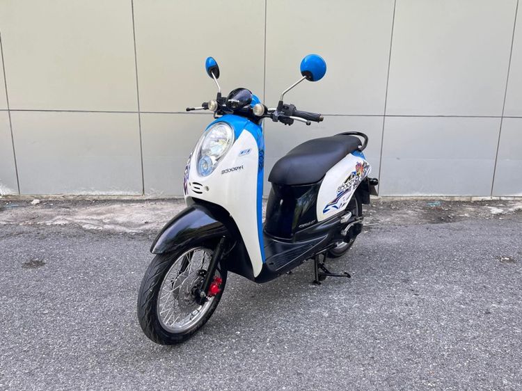 Honda รุ่น Scoopy i 110cc ปี 2011 สตาร์ทมือ
