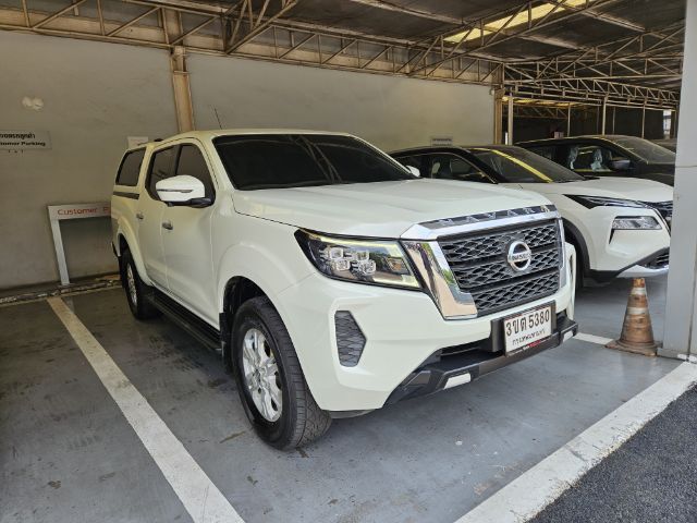 Nissan Navara 2022 2.3 Calibre E Pickup ดีเซล ไม่ติดแก๊ส เกียร์ธรรมดา ขาว รูปที่ 2