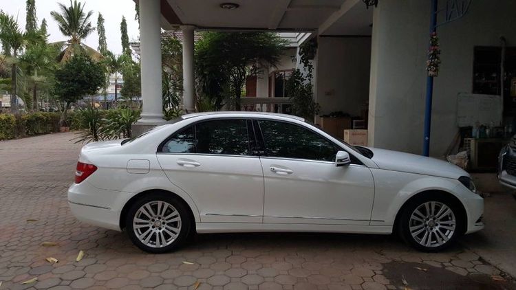 Mercedes-Benz C-Class 2013 C220 CDI Sedan ดีเซล ไม่ติดแก๊ส เกียร์อัตโนมัติ ขาว รูปที่ 4