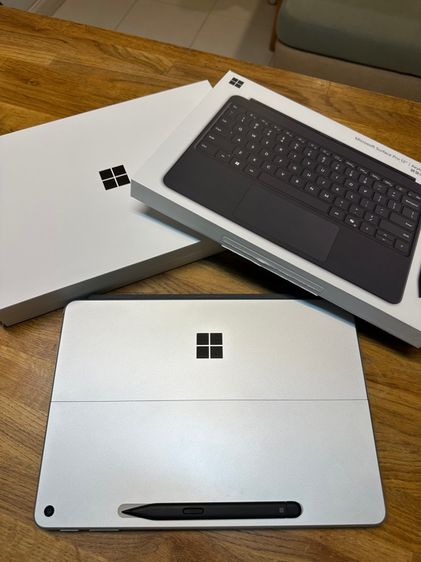512 GB Microsoft Surface Pro 12 inch Snapdragon X Plus, RAM 16GB, SSD 512GB พร้อม Keyboard และ Slim Pen