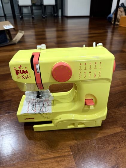 จักรเย็บผ้าพกพา Fun for kids Janome