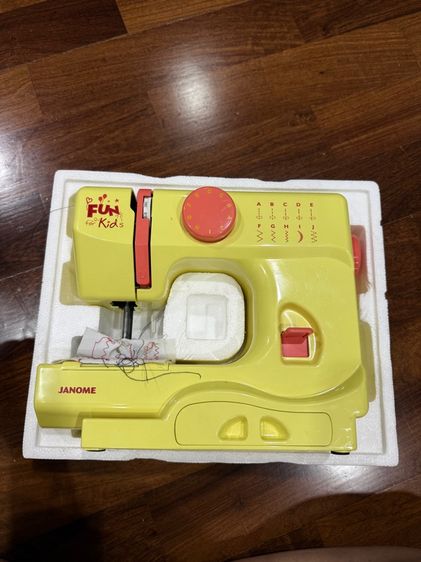 จักรเย็บผ้าพกพา Fun for kids Janome รูปที่ 2