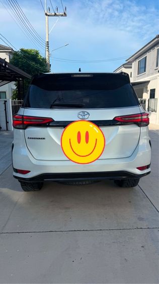 Toyota Fortuner 2023 2.4 Legender Utility-car ดีเซล ไม่ติดแก๊ส เกียร์อัตโนมัติ ขาว รูปที่ 2