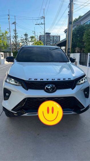รถ Toyota Fortuner 2.4 Legender สี ขาว
