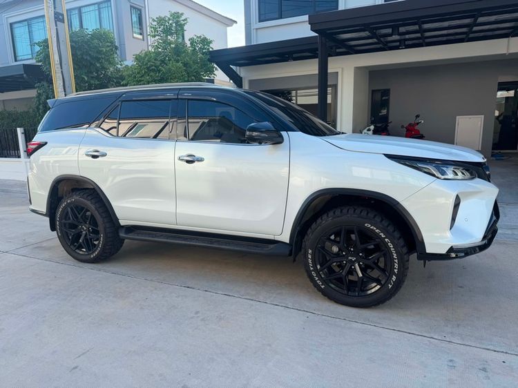 Toyota Fortuner 2023 2.4 Legender Utility-car ดีเซล ไม่ติดแก๊ส เกียร์อัตโนมัติ ขาว รูปที่ 4