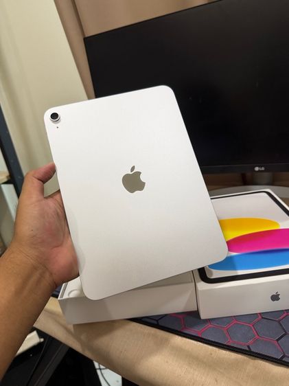 iPhone Gen 11 128GB Wi-Fi Sliver สภาพหล่อๆ แบต 100 มี ปกศ. ทำงานเล่นเกมสบายมาก สอบถามได้คัฟ