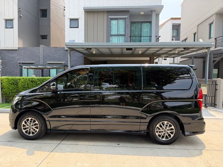 Hyundai H-1 2018 2.5 Elite Van ดีเซล ไม่ติดแก๊ส เกียร์อัตโนมัติ ดำ รูปที่ 2
