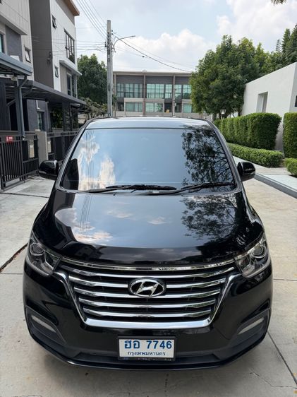 รถ Hyundai H-1  2.5 Elite สี ดำ