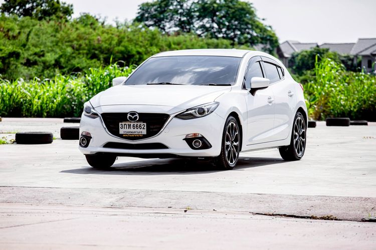 รถ Mazda Mazda3 2.0 S สี ขาว