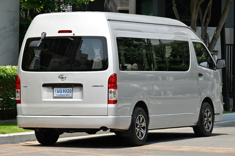 Toyota Commuter 2017 3.0 Van ดีเซล ไม่ติดแก๊ส เกียร์ธรรมดา บรอนซ์เงิน รูปที่ 4