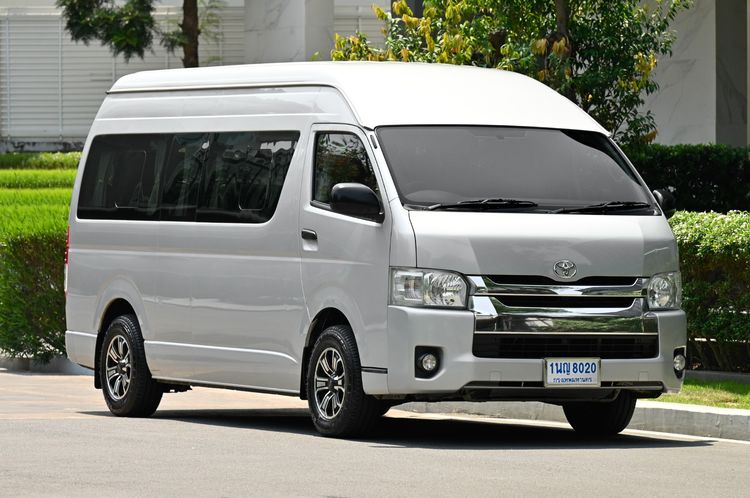 Toyota Commuter 2017 3.0 Van ดีเซล ไม่ติดแก๊ส เกียร์ธรรมดา บรอนซ์เงิน รูปที่ 2