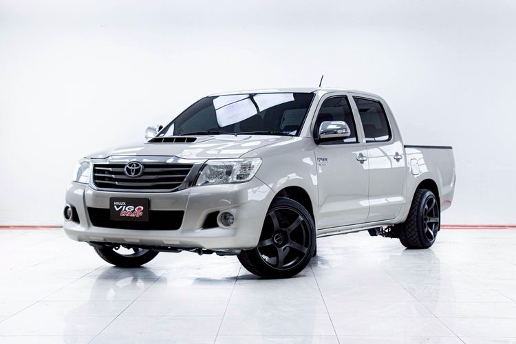 รถ Toyota Hilux Vigo 2.5 G สี น้ำตาล