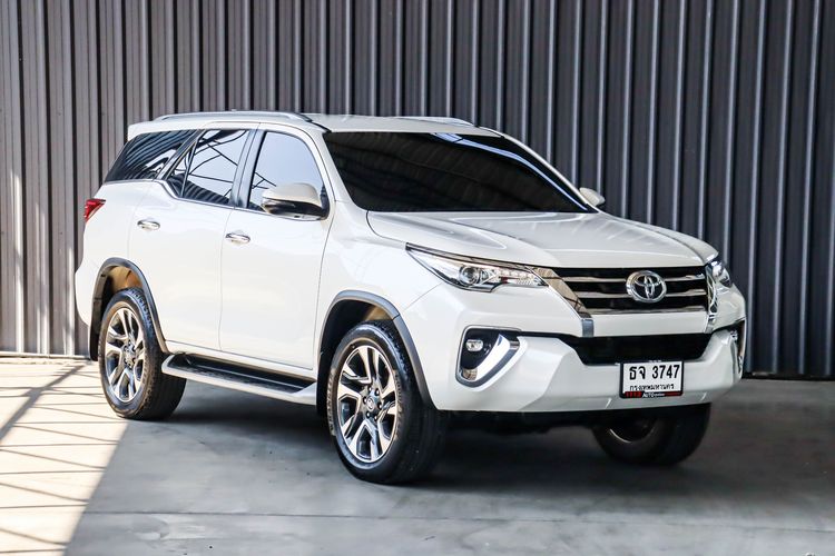 Toyota Fortuner 2020 2.4 V Utility-car ดีเซล ไม่ติดแก๊ส เกียร์อัตโนมัติ ขาว รูปที่ 3