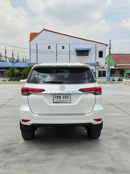Toyota Fortuner 2019 2.4 V Utility-car ดีเซล เกียร์อัตโนมัติ ขาว รูปที่ 2