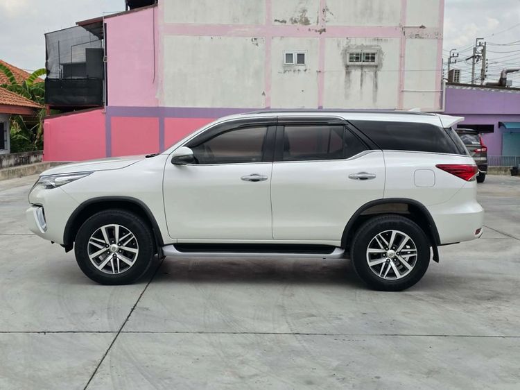 Toyota Fortuner 2019 2.4 V Utility-car ดีเซล เกียร์อัตโนมัติ ขาว รูปที่ 4