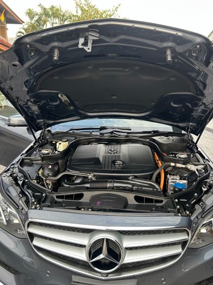 Mercedes-Benz E-Class 2015 E300 2.2 BlueTEC Hybrid AMG Dynamic Sedan ดีเซล เกียร์อัตโนมัติ เทา รูปที่ 4