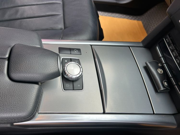 Mercedes-Benz E-Class 2015 E300 2.2 BlueTEC Hybrid AMG Dynamic Sedan ดีเซล เกียร์อัตโนมัติ เทา รูปที่ 3