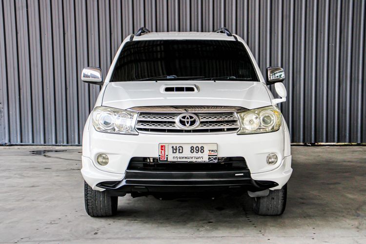 Toyota Fortuner 2011 3.0 TRD Sportivo 4WD Utility-car ดีเซล ไม่ติดแก๊ส เกียร์อัตโนมัติ ขาว รูปที่ 2