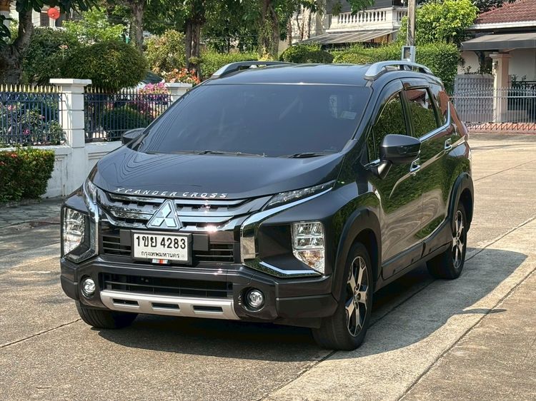 รถ Mitsubishi Xpander 1.5 Cross สี เทา
