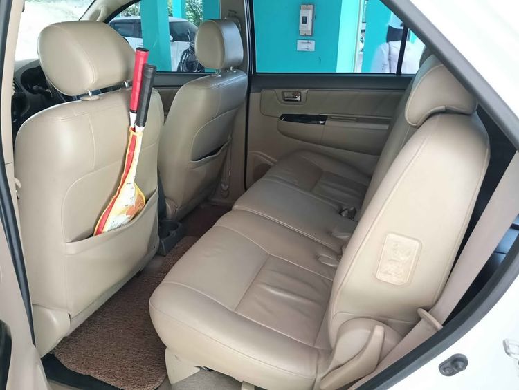 Toyota Fortuner 2012 2.7 V Utility-car เบนซิน LPG เกียร์อัตโนมัติ ขาว รูปที่ 3
