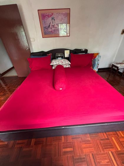 Urgent King Size Bed and Mattress - Excellent Condition, Bargain Price รูปที่ 2
