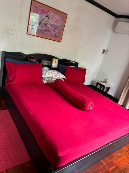 Urgent King Size Bed and Mattress - Excellent Condition, Bargain Price รูปที่ 3