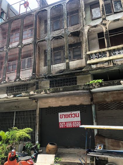 ขายตึกแถว 3 ชั้น 14 ตร.ว. กล้วยน้ำไท ใกล้ถนนพระราม 4 เหมาะลงทุน รีบขายด่วน