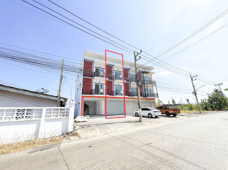 🏢✨ ตึกพาณิชย์ 3 ชั้น ไร่ขิง 26 รีโนเวทใหม่ ทำเลติดถนนใหญ่ เหมาะค้าขาย ลงทุน  ใครมองหาตึกค้าขาย ทำเลดี ราคาคุ้ม ต้องดูหลังนี้ ทำเล "ติ รูปที่ 2