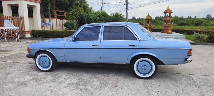 รถ Mercedes-Benz รุ่นอื่นๆ รุ่นย่อยอื่นๆ สี ฟ้า