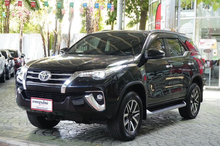 Toyota Fortuner 2017 2.4 V Utility-car ดีเซล ไม่ติดแก๊ส เกียร์อัตโนมัติ ดำ รูปที่ 3