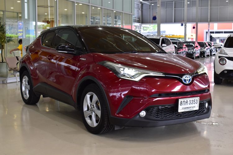 รถ Toyota C-HR 1.8 Hybrid Hi สี แดง