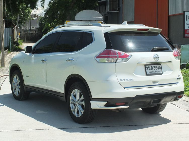 Nissan X-Trail 2017 2.0 V Hybrid 4WD Sedan ไฮบริด ไม่ติดแก๊ส เกียร์อัตโนมัติ ขาว รูปที่ 4