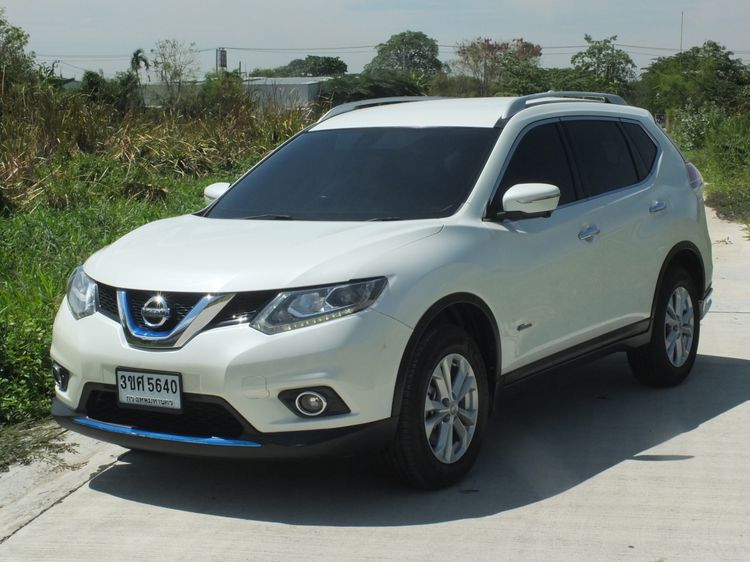 Nissan X-Trail 2017 2.0 V Hybrid 4WD Sedan ไฮบริด ไม่ติดแก๊ส เกียร์อัตโนมัติ ขาว