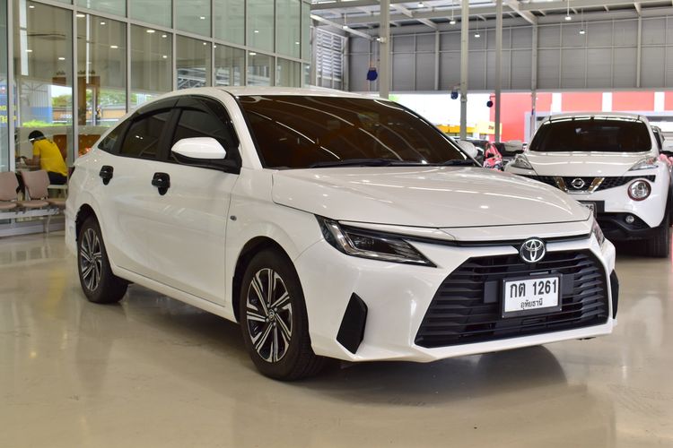 Toyota Yaris ATIV 2023 1.2 Sport Sedan เบนซิน ไม่ติดแก๊ส เกียร์อัตโนมัติ ขาว รูปที่ 2